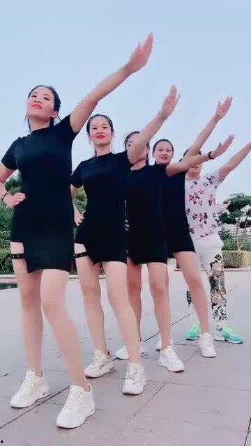 吃瓜美女聊娱乐,美女主播带你畅聊娱乐圈新鲜事