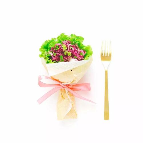 男朋友送的第一束鲜花娱乐吃瓜酱,男友送首束鲜花，揭秘甜蜜背后的吃瓜酱之谜